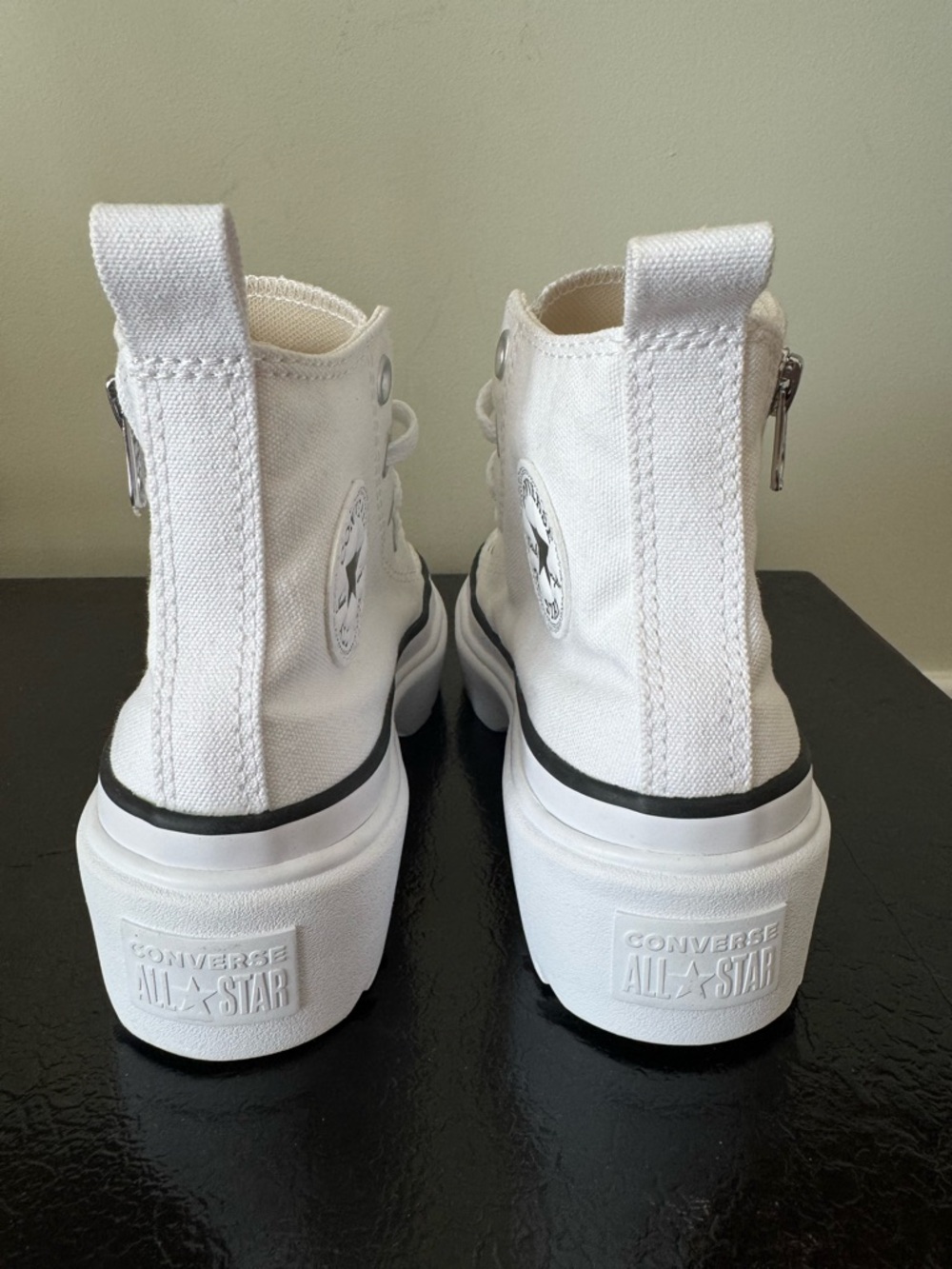 Chuck Taylor® All Star® Lugged Lift Platform Canvas Youth 13.5 NIB - Picture 7 of 10